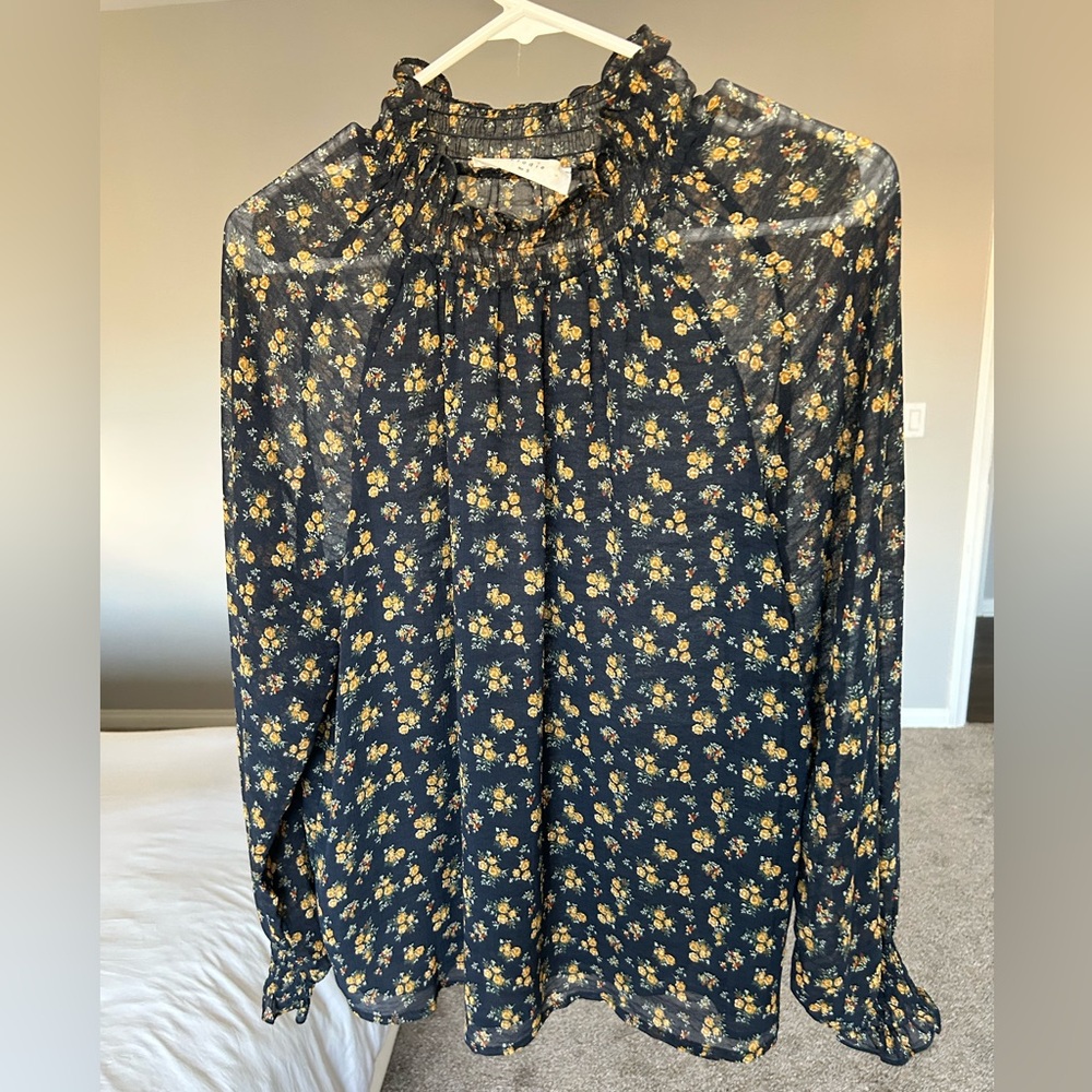 Elodie Longsleeve top size small